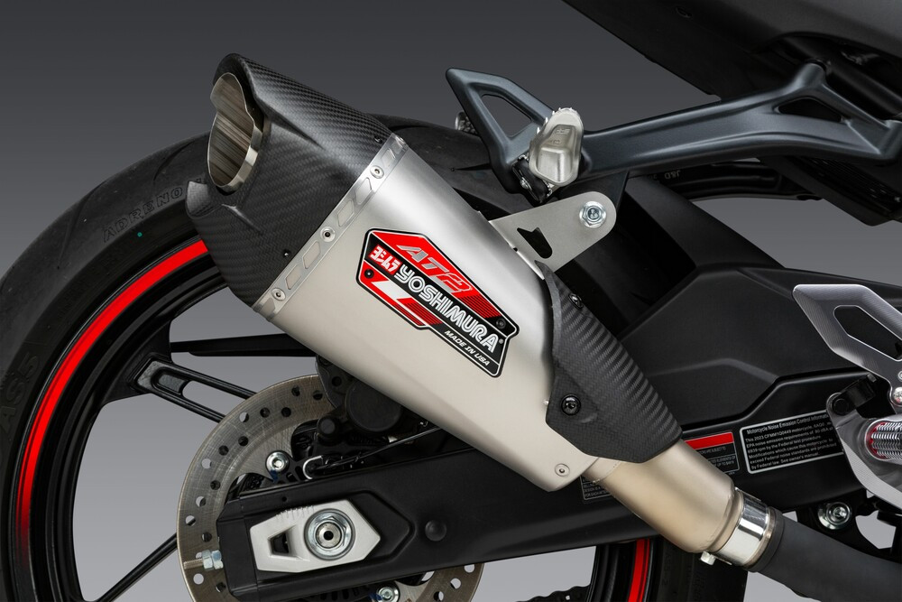 Yoshimura Exhaust Street At2 Slip-On Ss/Ss/Cf - 19450BP520