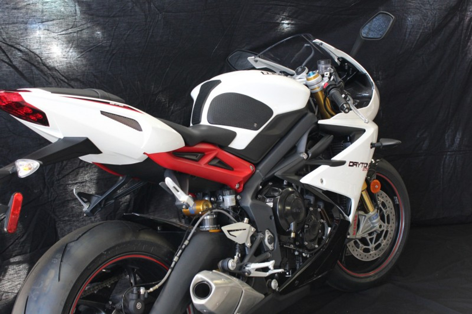 Techspec Snake Skin Tank Grip Kit For Triumph Daytona 675 R Street Triple 13 17 Speed Addicts Techspec Snake Skin Tank Grip Kit For Triumph Daytona 675 R Street Triple 13 17 Speed Addicts