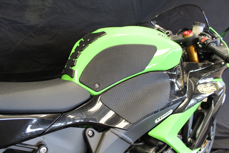 TechSpec Snake Skin Gripster Tank Grip for Kawasaki ZX-6R 636 13-22 - Speed  Addicts