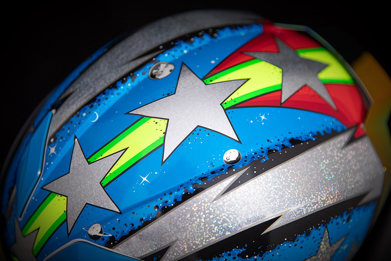 icon airflite space force helmet Medium / Glory which out of the box comes in this yellow tint to improve vision when riding in grey NEW Icon Airflite Space Force