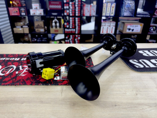 Dual Air Horn Kit 12V with Compressor, Relay, Tubes & Fittings – Super Loud Twin Trumpet Horn Dual Air Horn Kit 12V with Compressor, Relay, Tubes & Fittings – Super Loud Twin Trumpet Horn