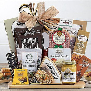 Classic Charcuterie: Gourmet Cheese Gift Basket Z954-WC-512 Classic Charcuterie: Gourmet Cheese Gift Basket Z954-WC-512
