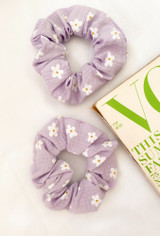Coming Up Daisies Scrunchie In Lavender Floral