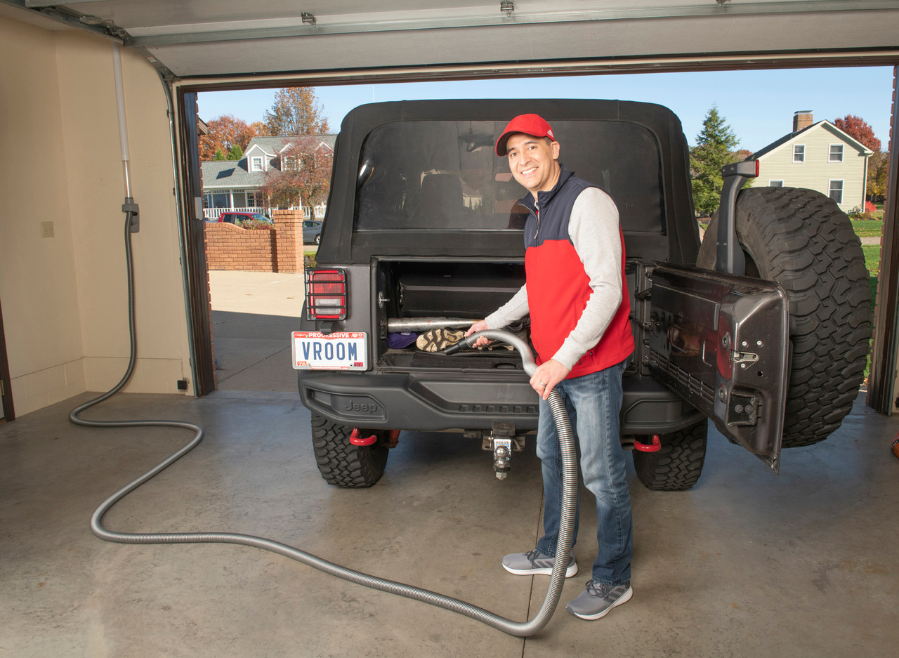 Vroom Retract Vac All-in-One Garage and Car Vacuum - H-P Products
