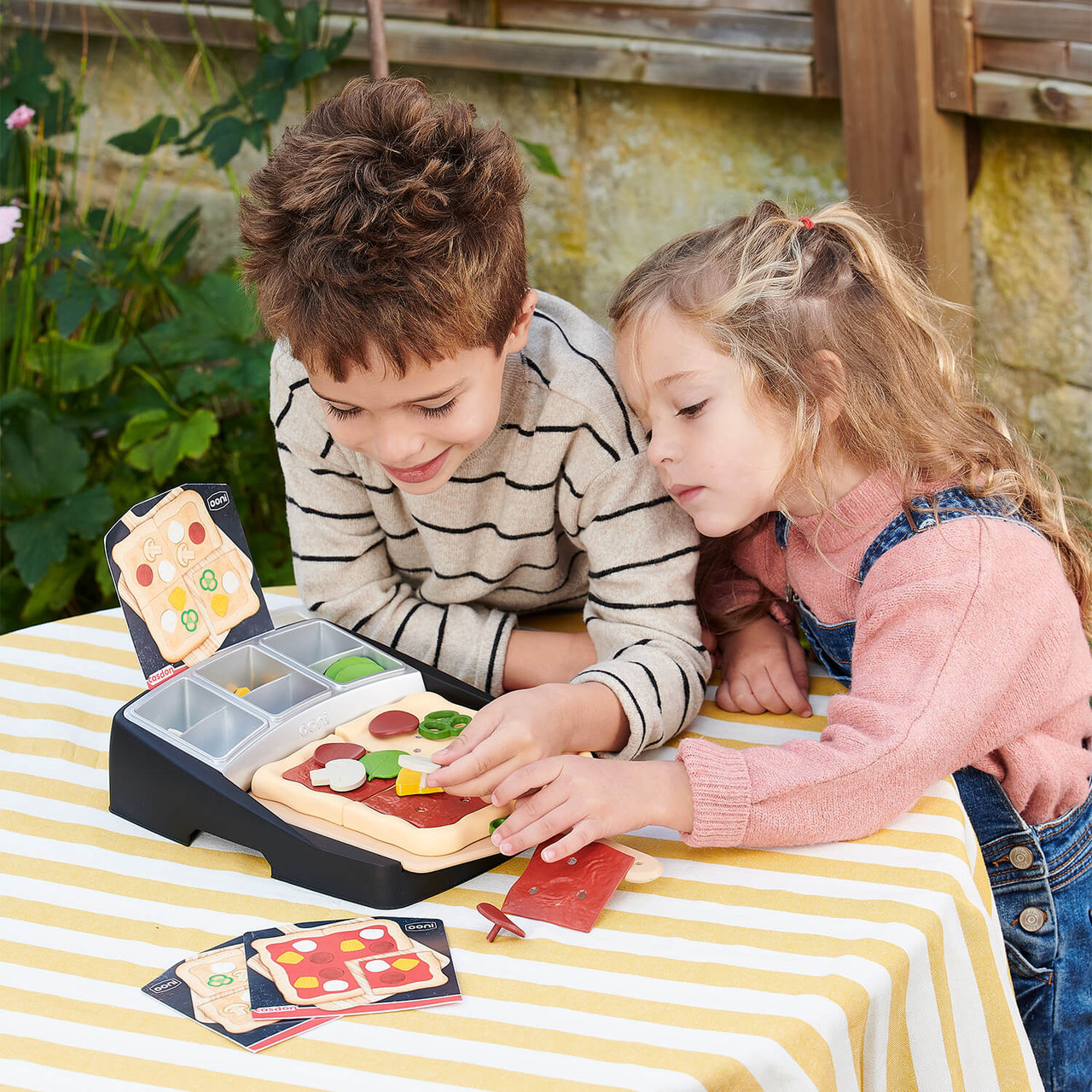 Casdon Ooni Toy Pizza Topping Station