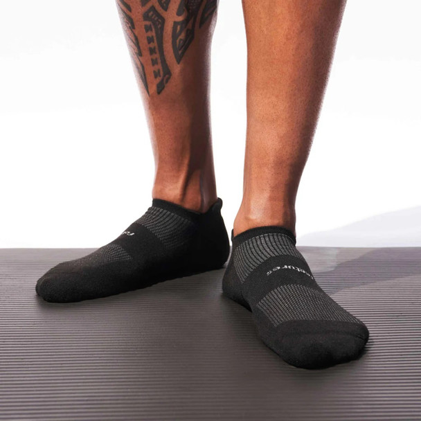 Feetures High Performance Max Cushion No Show Tab Socks - On Feet