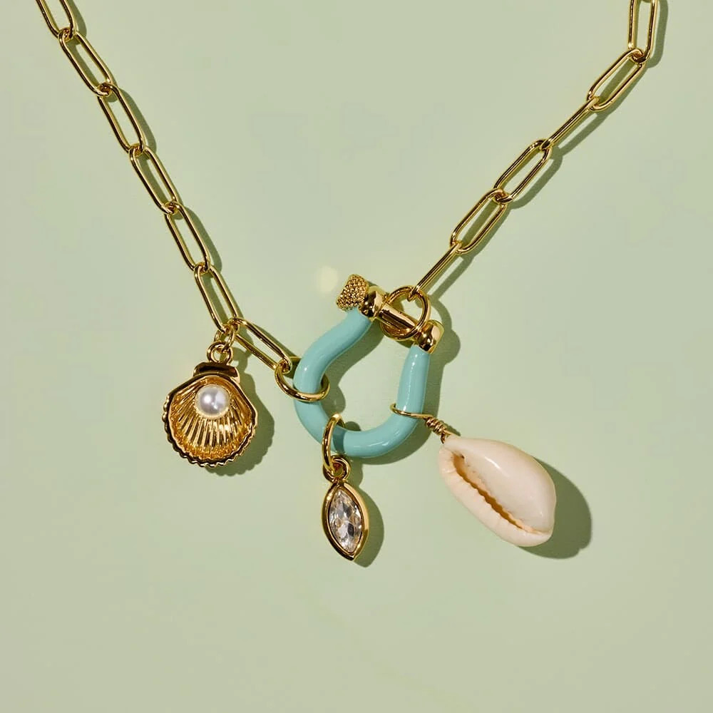 Pura Vida Bonne Chance Cowrie Charm Necklace Gold Starlet