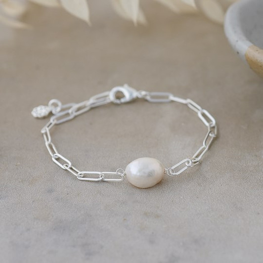 Glee Silver Plated Gwendolyn White Pearl Bracelet