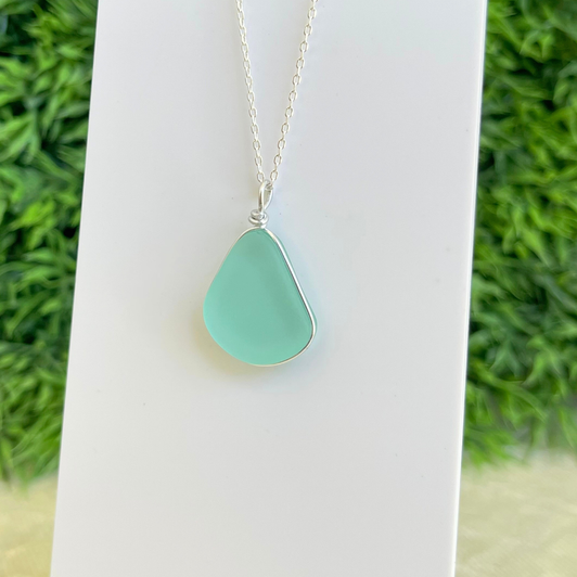 White Lotus Solo Wired Bezel Sea Glass Necklace Seafoam