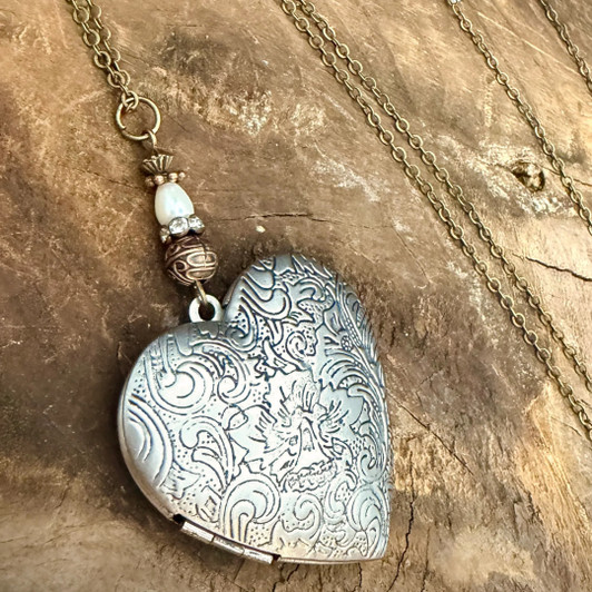 Freckle Face Vintage Heart Locket Necklace
