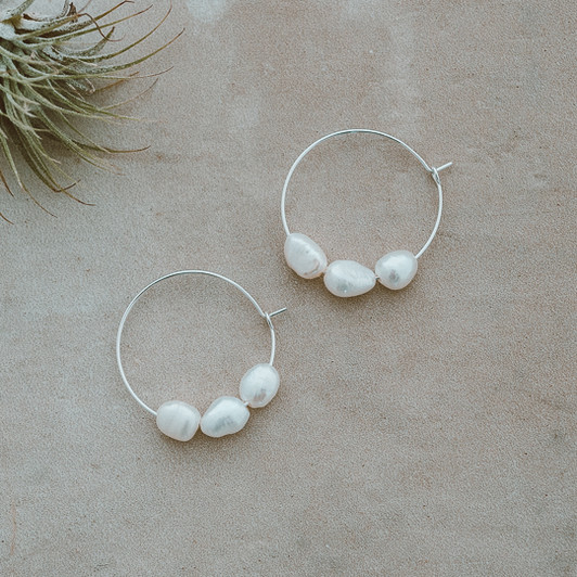 
Glee Silver Plated Brooklin Hoops White Pearl
