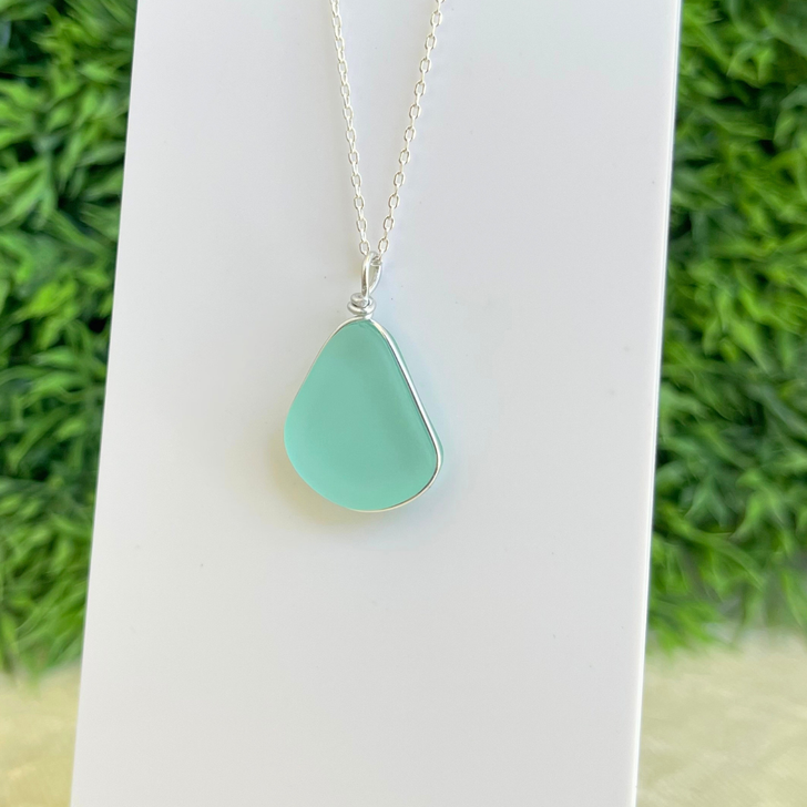 White Lotus Solo Wired Bezel Sea Glass Necklace Seafoam