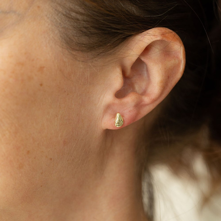 Glee Gold Plated Blue Tide Oyster Studs