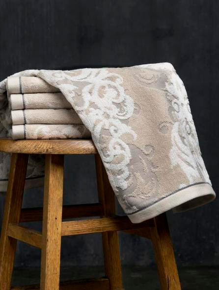 Plush Medallion Oversized Hand Towel Ivory