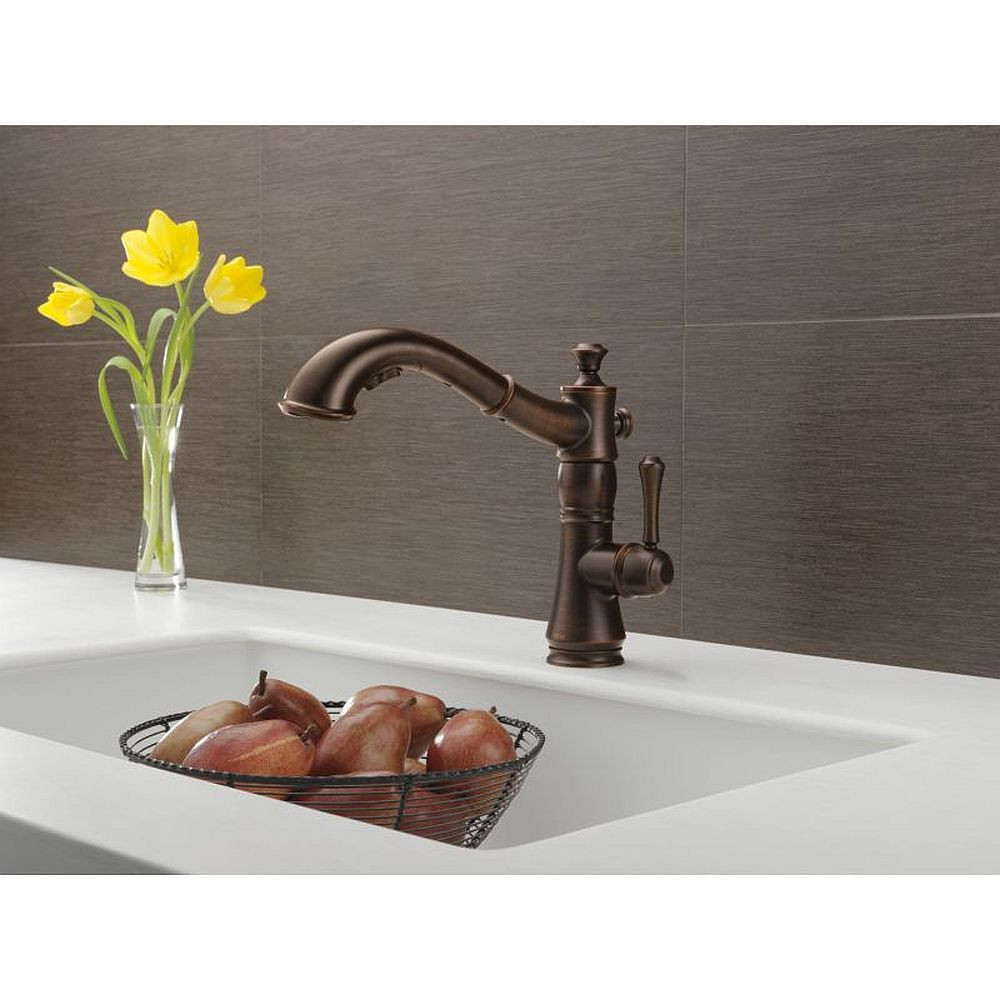 Single Handle Pull-Out Kitchen Faucet in Venetian Bronze