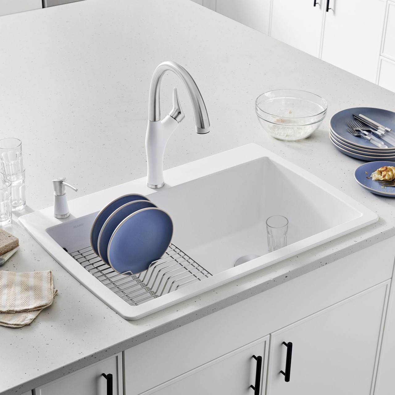 22-In X 33.5-In Single-Basin Granite Drop-In Or Undermount 1-Hole Residential Kitchen Sink in White 22-In X 33.5-In Single-Basin Granite Drop-In Or Undermount 1-Hole Residential Kitchen Sink in White