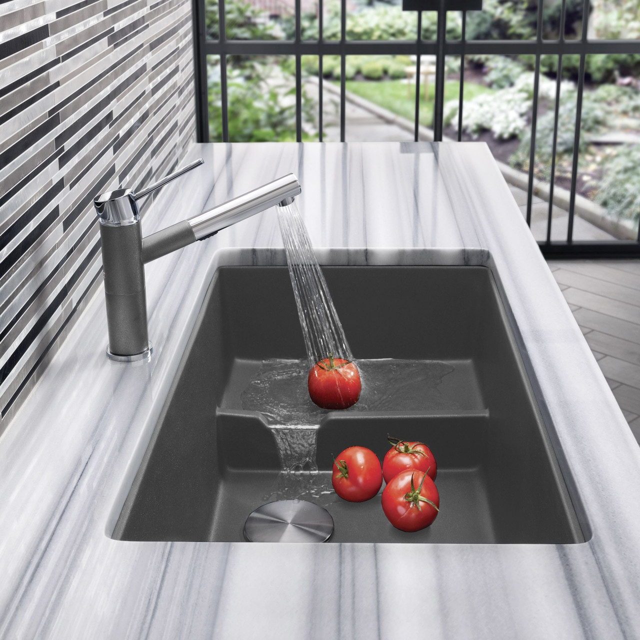 18.125-In X 28.75-In Single-Basin Granite Undermount Residential Kitchen Sink in Cinder