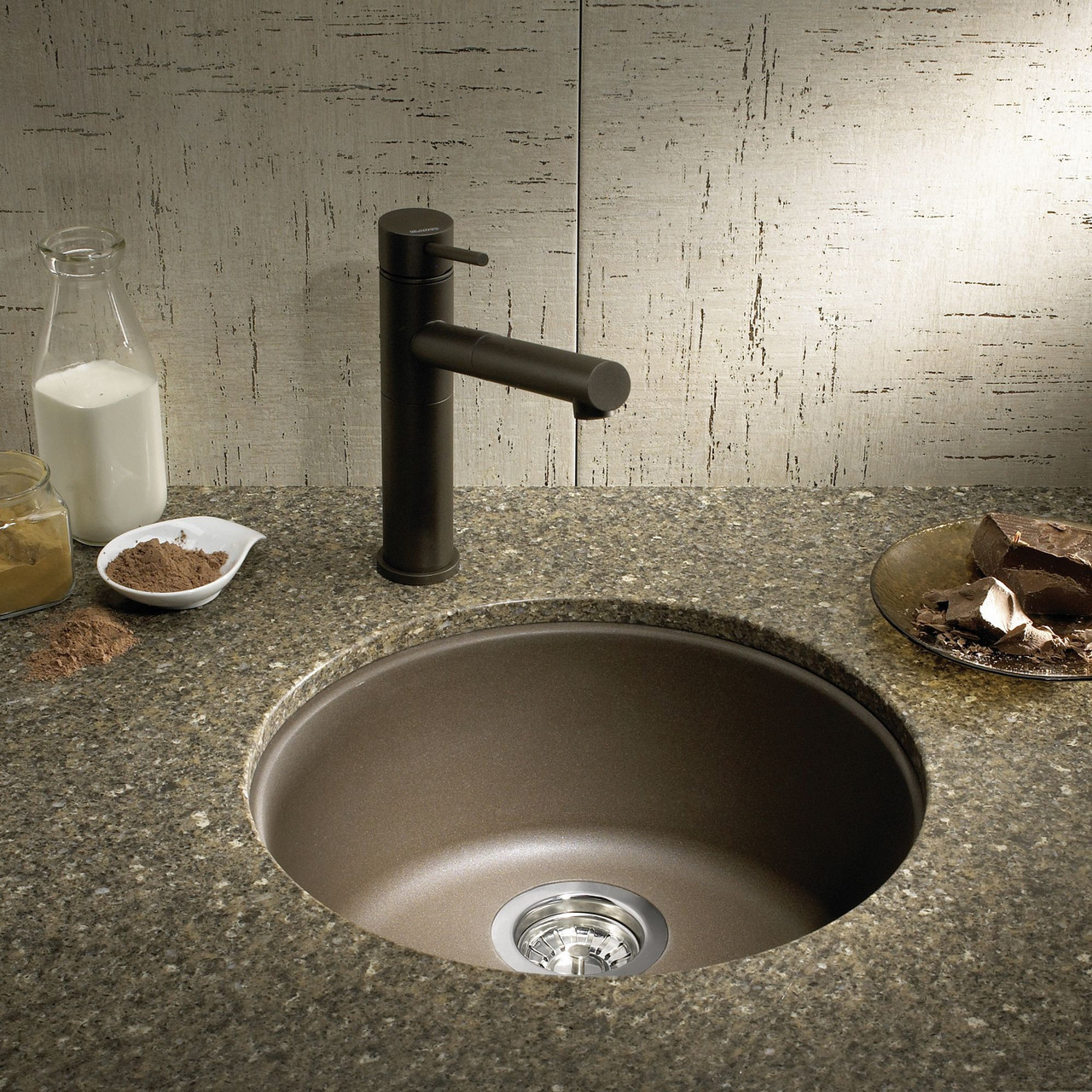 Bar Sink in Cafe Brown