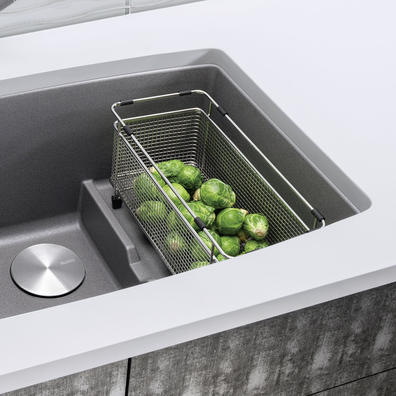 Mesh Colander in Stainless Steel Mesh Colander in Stainless Steel