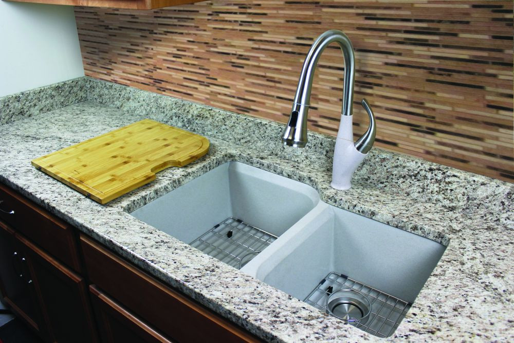 Pull Out Kitchen Faucet with Single Handle, Polished Chrome/Gray