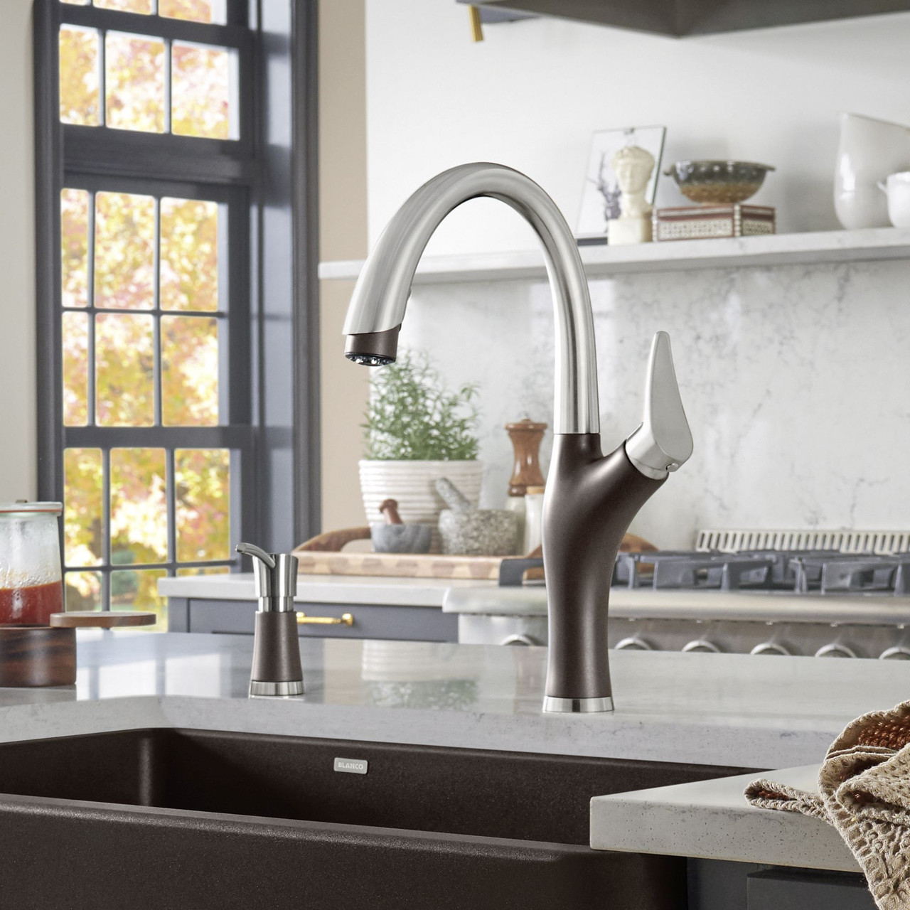 Kitchen Faucet With Pull-Down Spray 1.5 gpm in Cafe Brown/Stainless