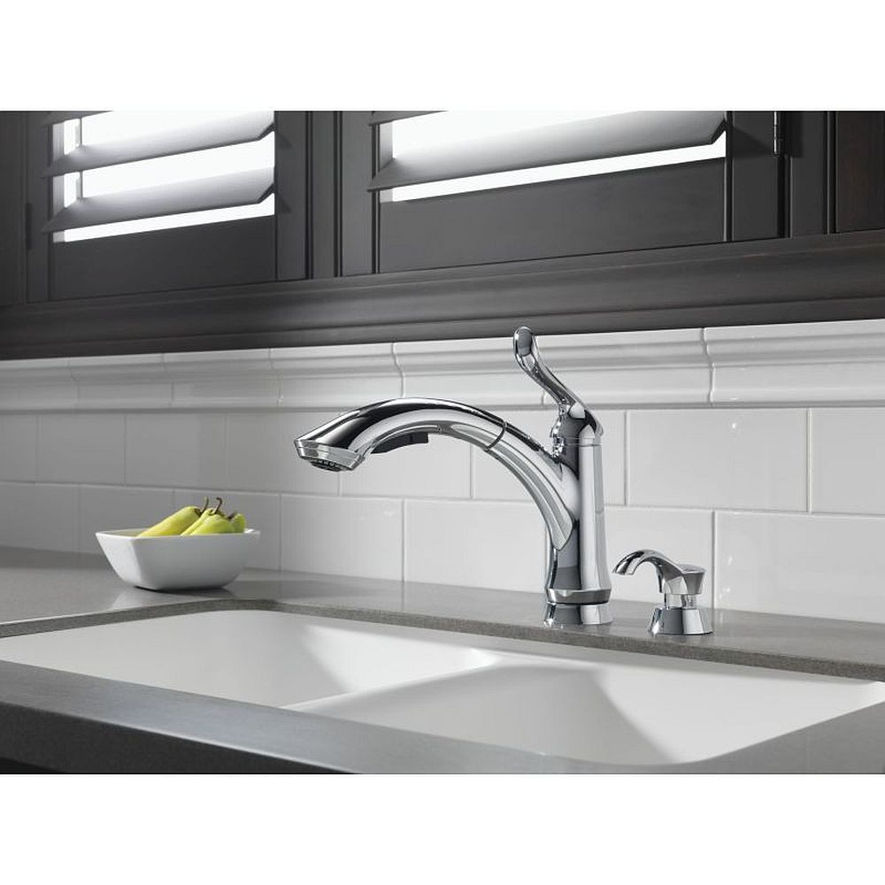 Single Handle Water Efficient Pull-Out Kitchen Faucet in Polished Chrome