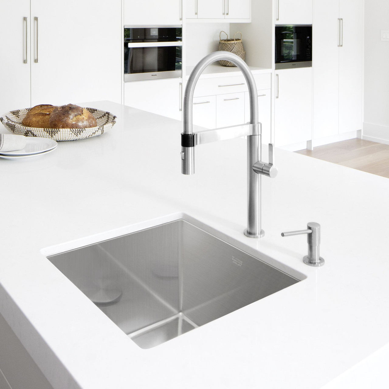 18-In X 19-In Single-Basin Undermount Kitchen Sink in Stainless Steel 18-In X 19-In Single-Basin Undermount Kitchen Sink in Stainless Steel