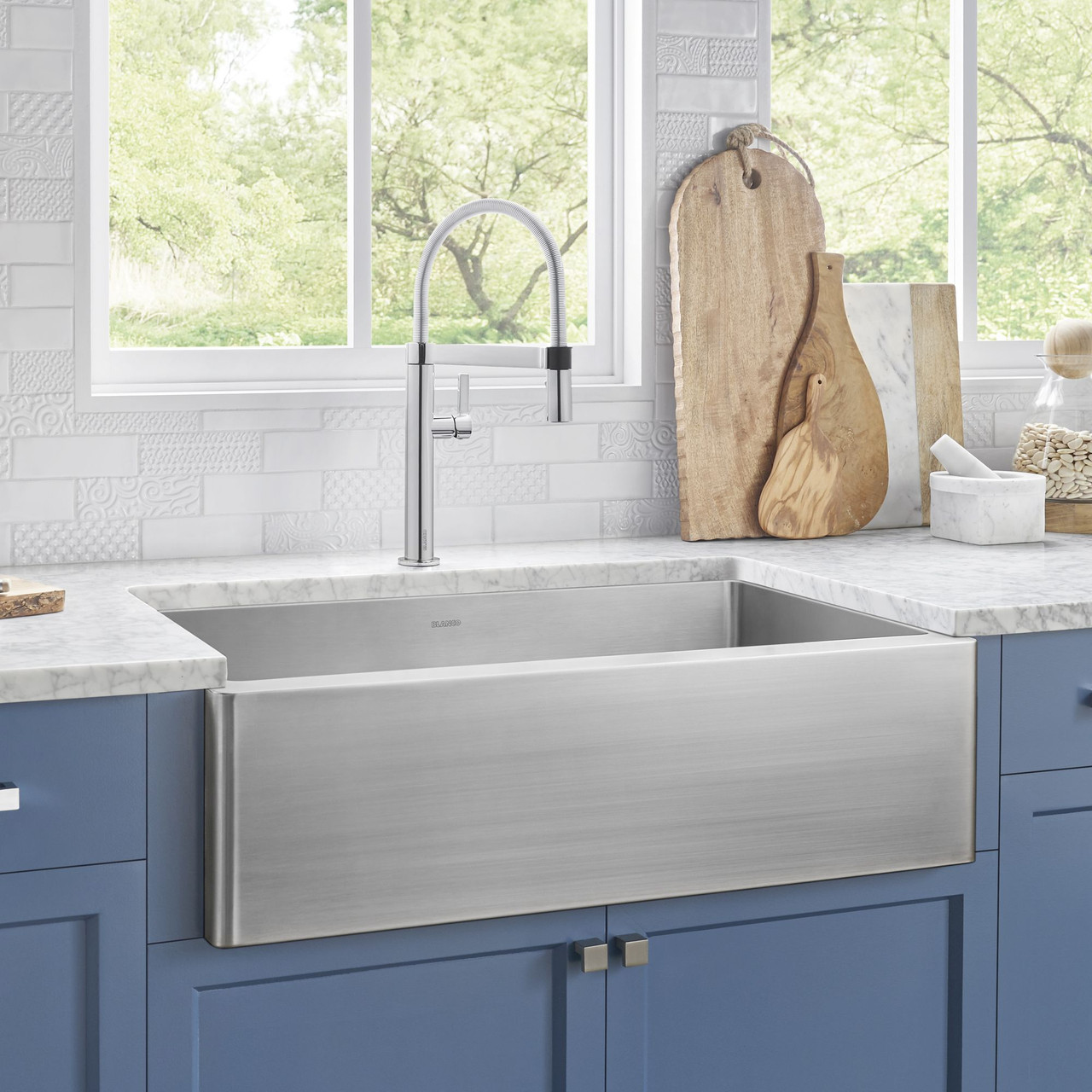 19-in x 32-in Stainless Steel 9-in Deep 18-Gauge Kitchen Sink, in Satin 19-in x 32-in Stainless Steel 9-in Deep 18-Gauge Kitchen Sink, in Satin