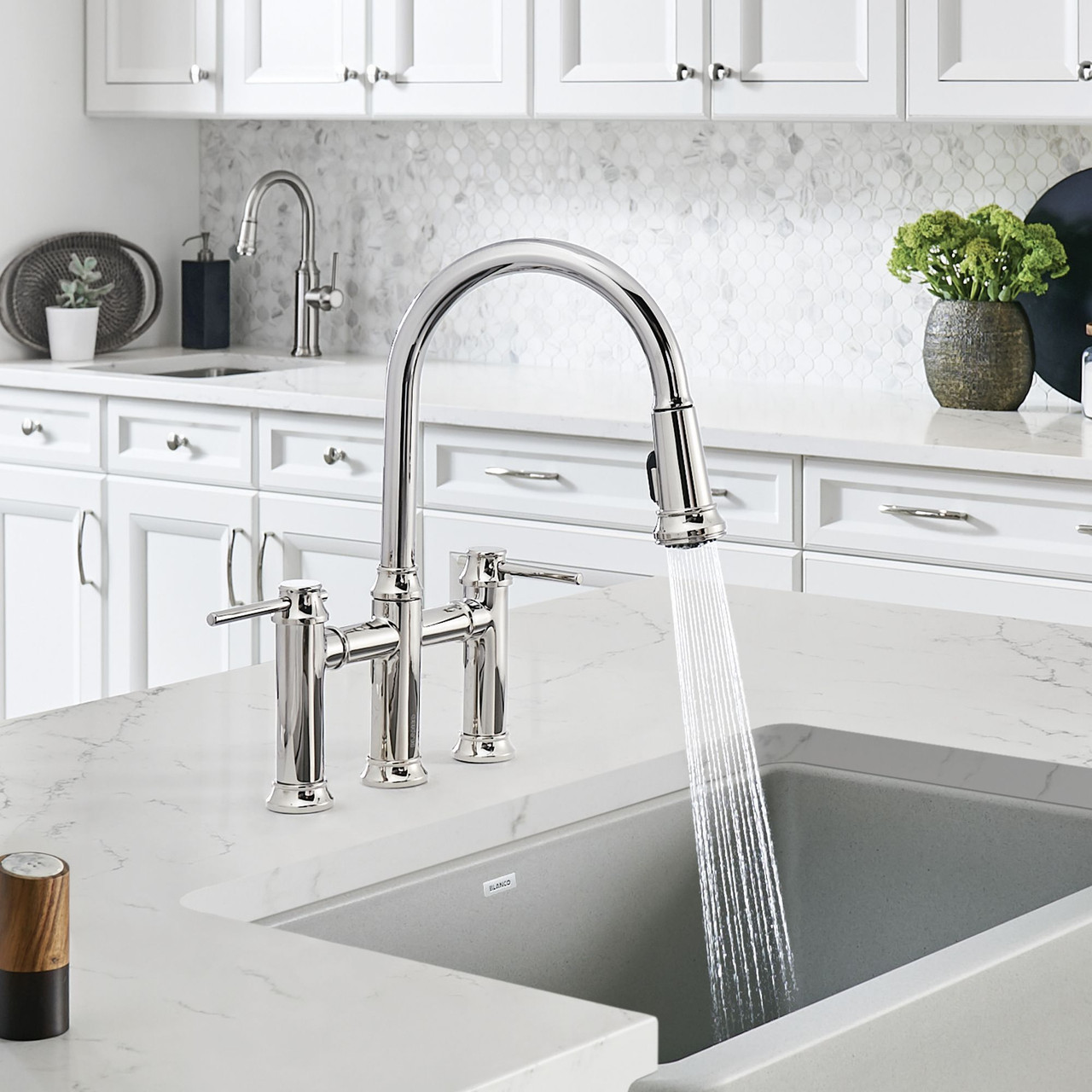 Pull Down Kitchen Bridge Faucet 1.5 gpm in Chrome