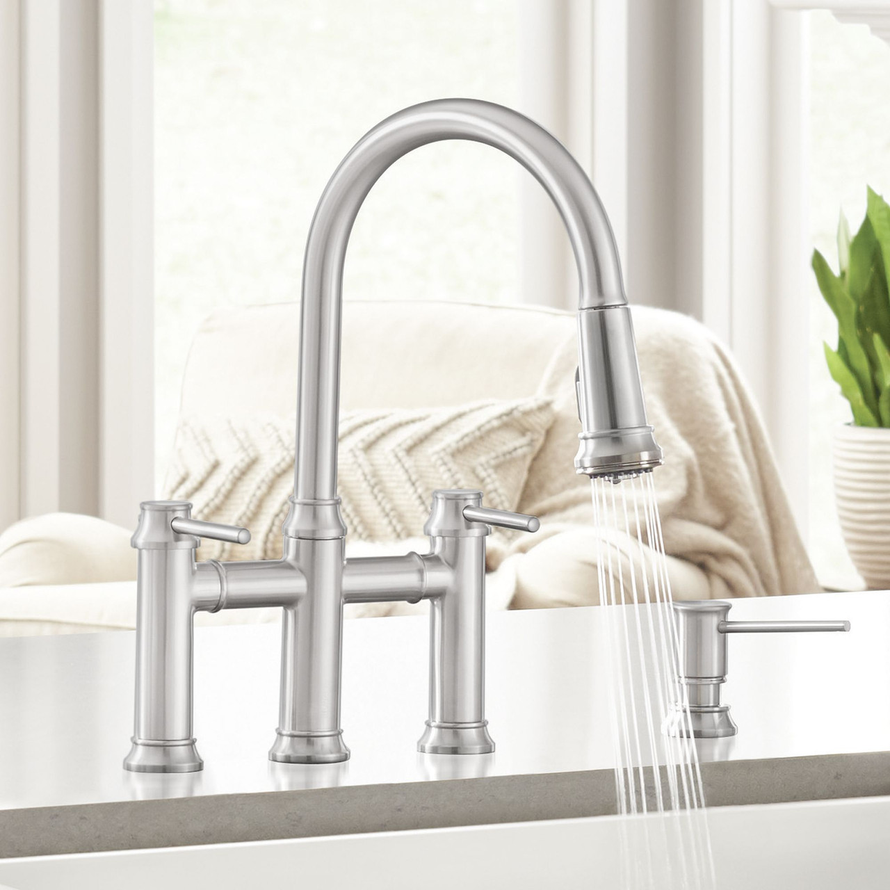 Pull Down Kitchen Bridge Faucet 1.5 gpm in Stainless Finish