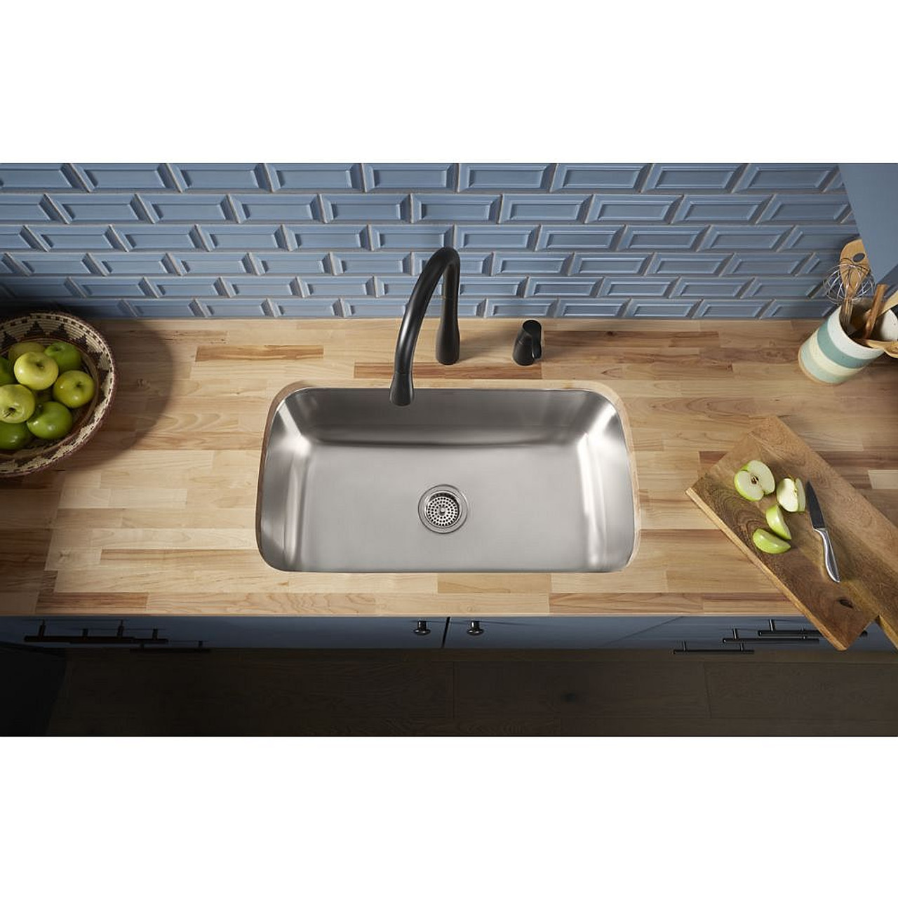 19" x 32" x 9" Under-Mount Single-Bowl Kitchen Sink 19" x 32" x 9" Under-Mount Single-Bowl Kitchen Sink