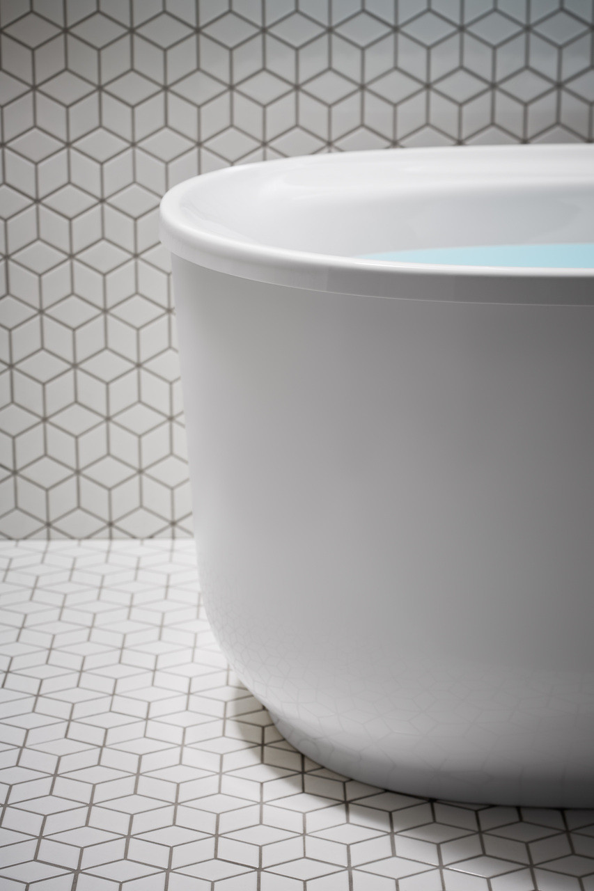 Sterling Spectacle 66"x34" Oval Acrylic Freestanding Bathtub in White Sterling Spectacle 66"x34" Oval Acrylic Freestanding Bathtub in White