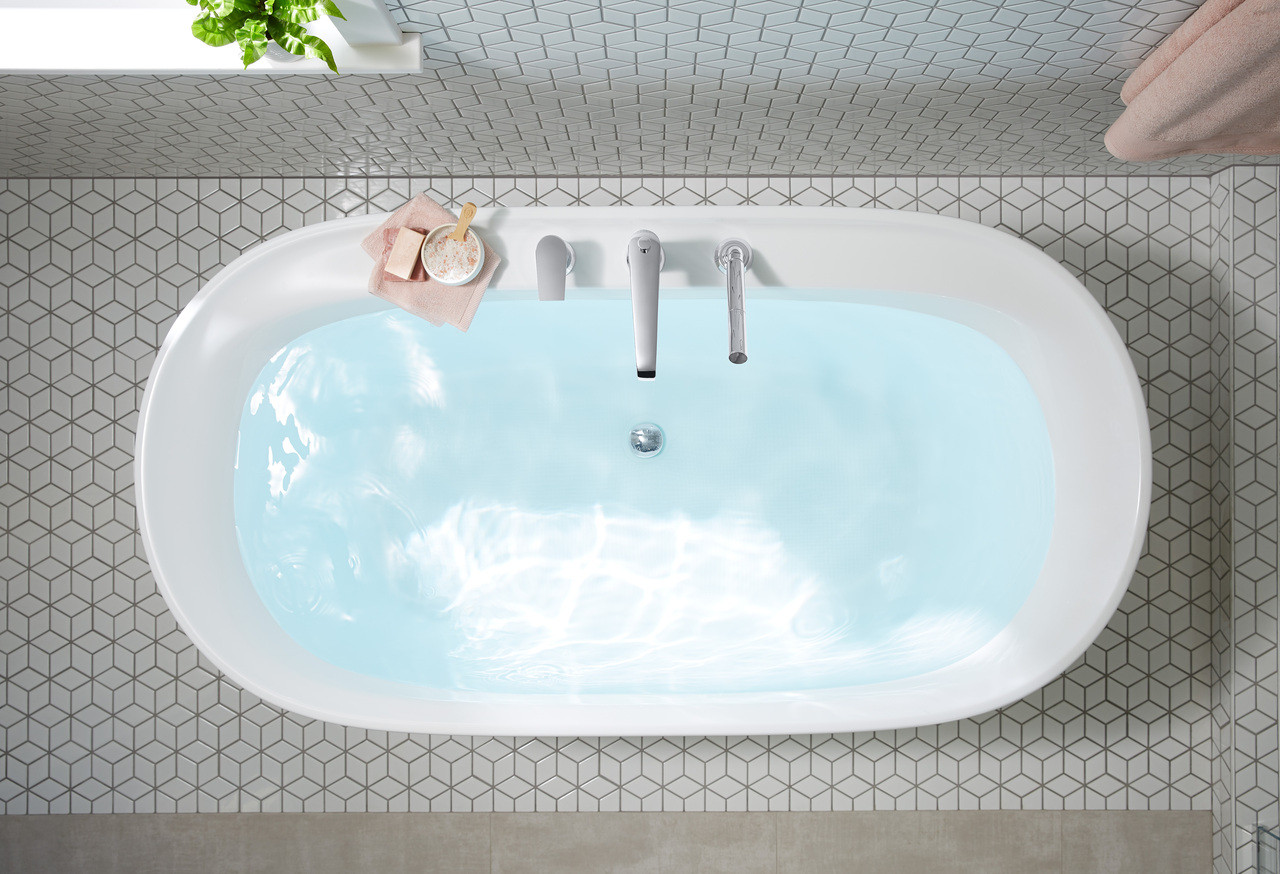 Sterling 60-in Spectacle Freestanding Bathtub with Chrome Traditional Tub Filler and Drain, White Sterling 60-in Spectacle Freestanding Bathtub with Chrome Traditional Tub Filler and Drain, White