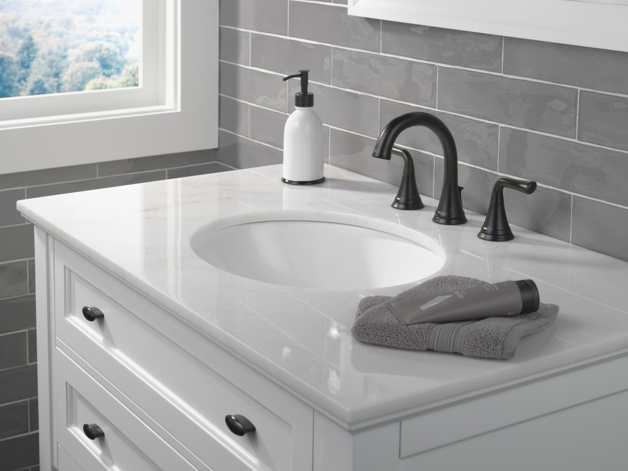 Delta 3533LF-BLMPU Kayra Two Handle Widespread Bathroom Faucet, Matte Black