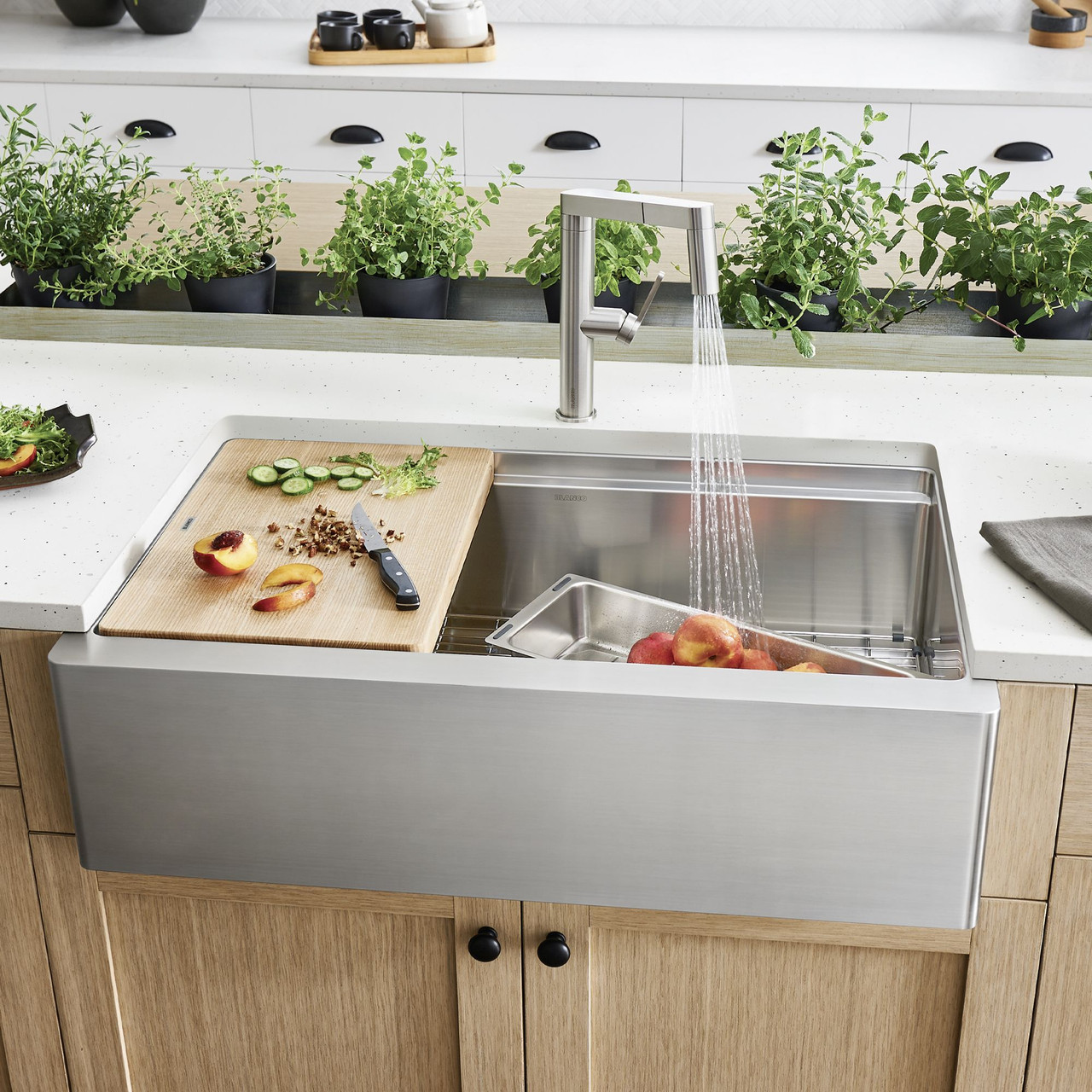 Blanco 33-in x 20.5-in 18-Gauge Stainless Steel Single Bowl Undermount Apron Front Farmhouse Kitchen Sink