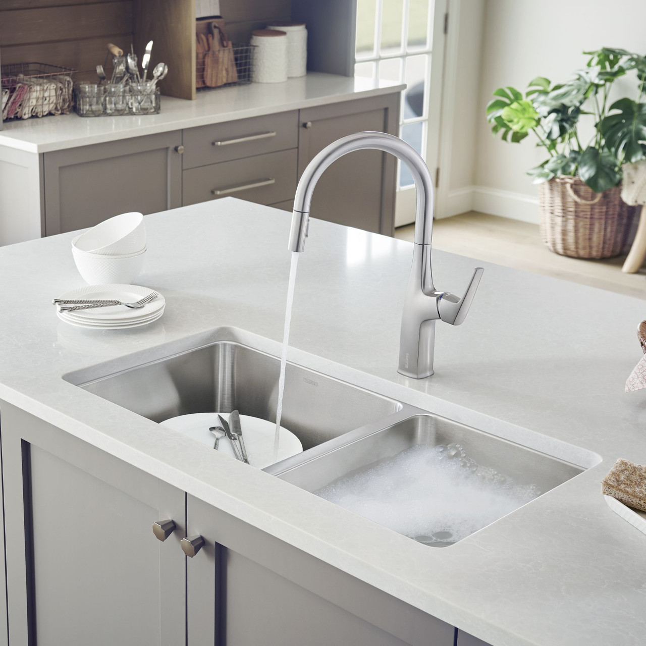 Blanco 33-in x 18-in Stainless Steel Double Offset Undermount Kitchen Sink in Stainless Steel