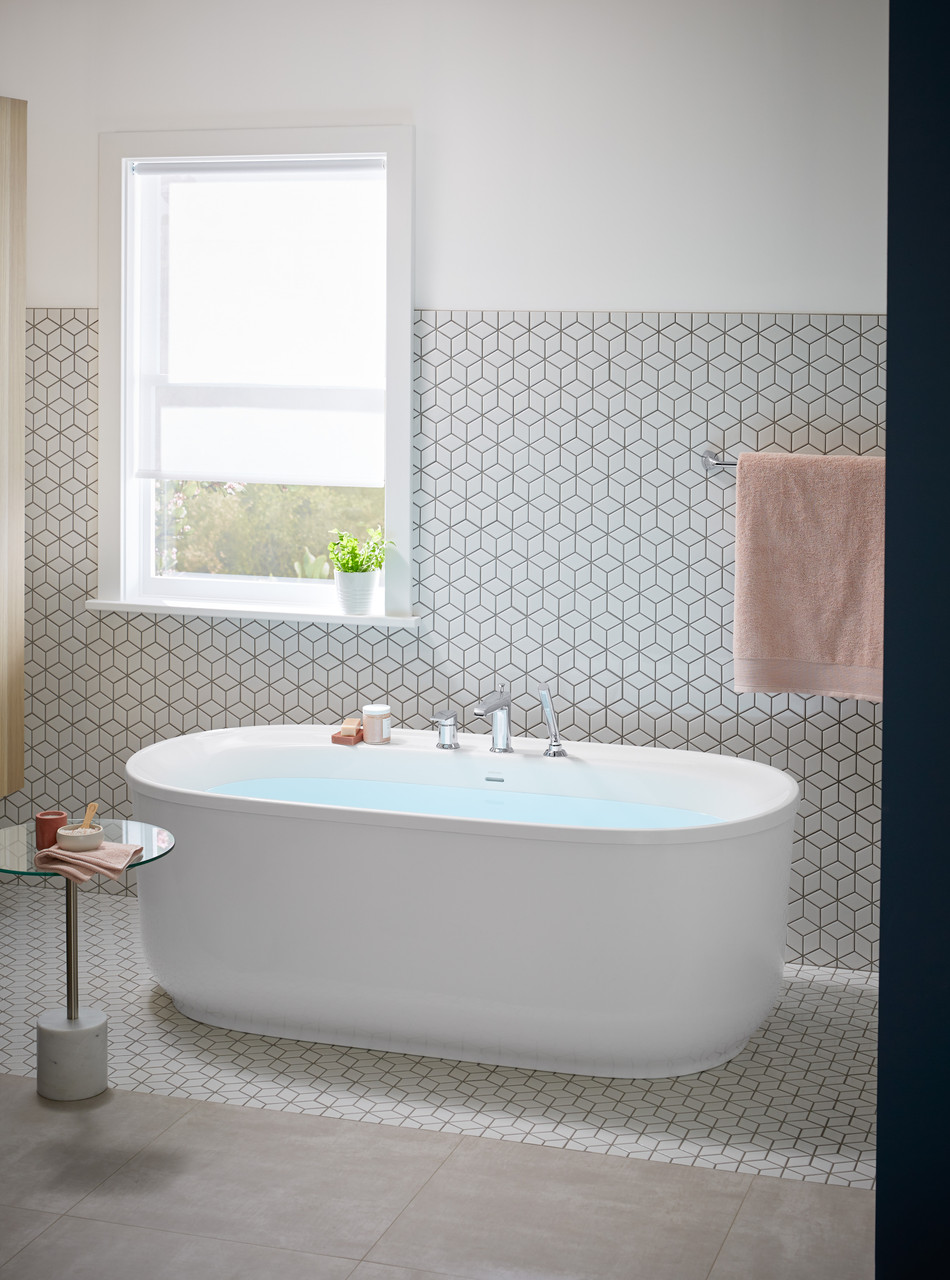 Sterling Spectacle 60"x32" Oval Acrylic Freestanding Bathtub in White Sterling Spectacle 60"x32" Oval Acrylic Freestanding Bathtub in White