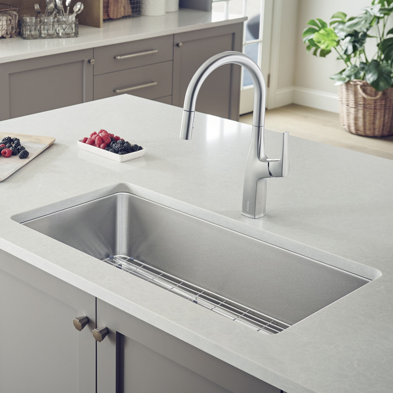 Xl Super Single Undermount Stainless Steel Sink in Brushed Stainless