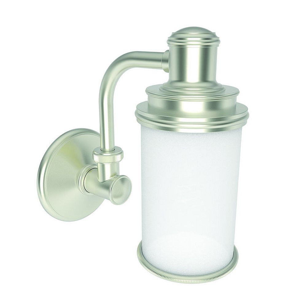 Single Light Pivoting Wall Sconce in Satin Nickel