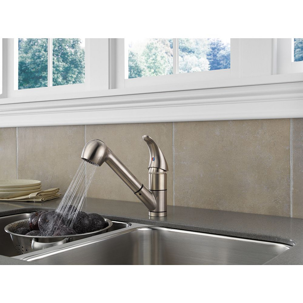 Kitchen Pull-Out Faucet in Stainless Finish Kitchen Pull-Out Faucet in Stainless Finish