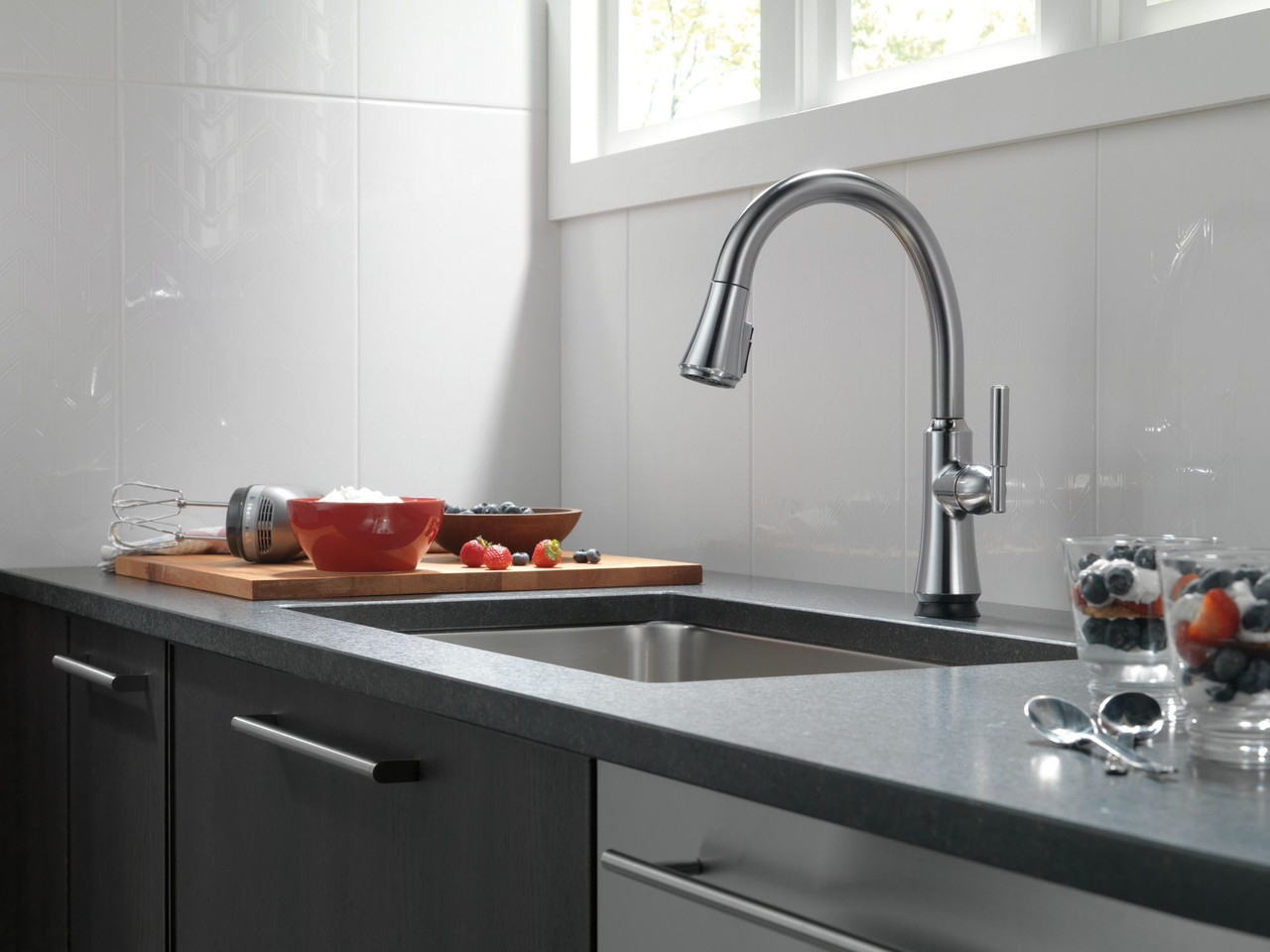 Delta 9179T-AR-DST Coranto Single Handle Pull Down Kitchen Faucet with Touch2O Technology, Arctic Stainless