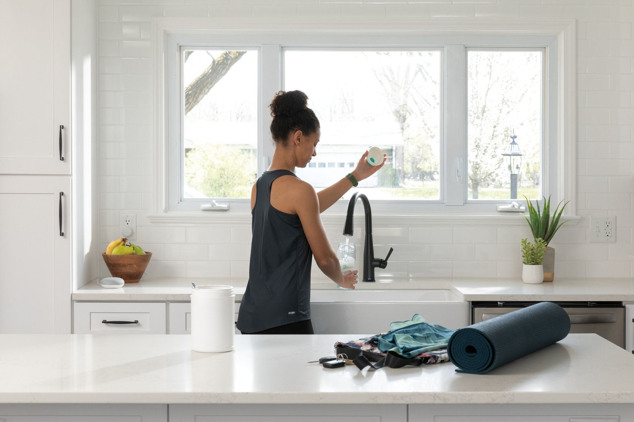 9113TV-BL-DST Essa VoiceIQ Single Handle Pull Down Faucet with Touch2O Technology, Matte Black