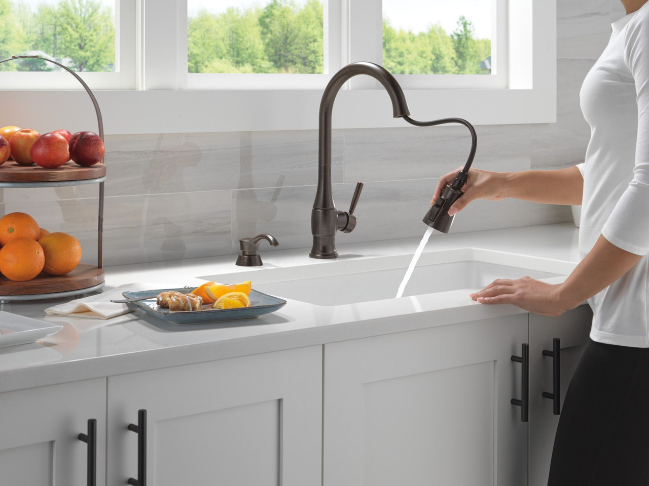 Delta 19831Z-RBSD-DST Hazelwood Single Handle Pull Down Kitchen Faucet with Soap Dispenser and ShieldSpray Technology, Venetian Bronze