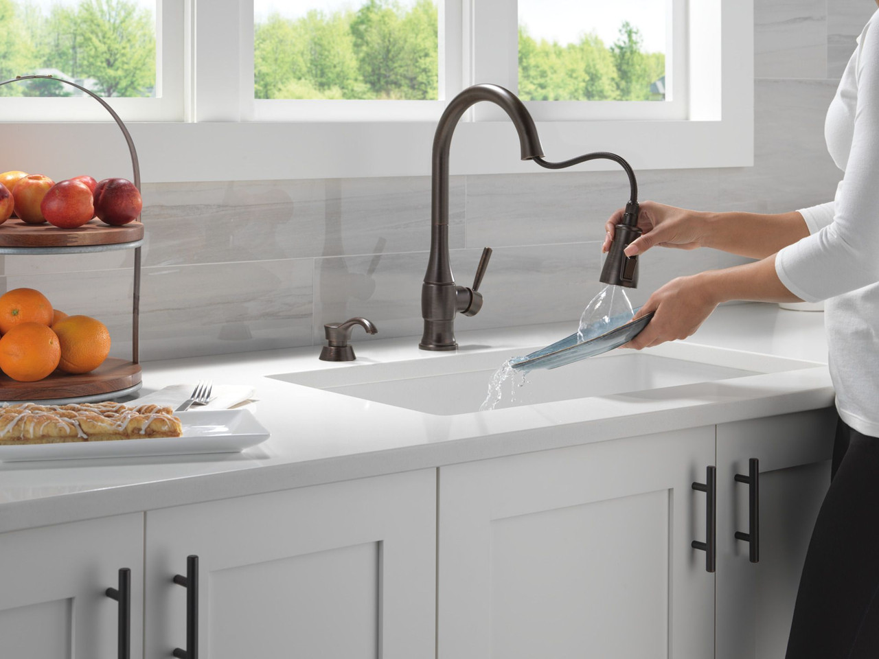 Delta 19831Z-RBSD-DST Hazelwood Single Handle Pull Down Kitchen Faucet with Soap Dispenser and ShieldSpray Technology, Venetian Bronze