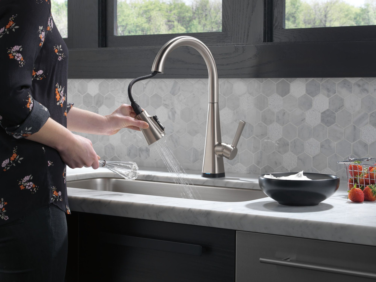 Delta 19802TZ-SP-DST Lenta Single Handle Pull Down Kitchen Faucet with Touch2O Technology, Spotshield Stainless