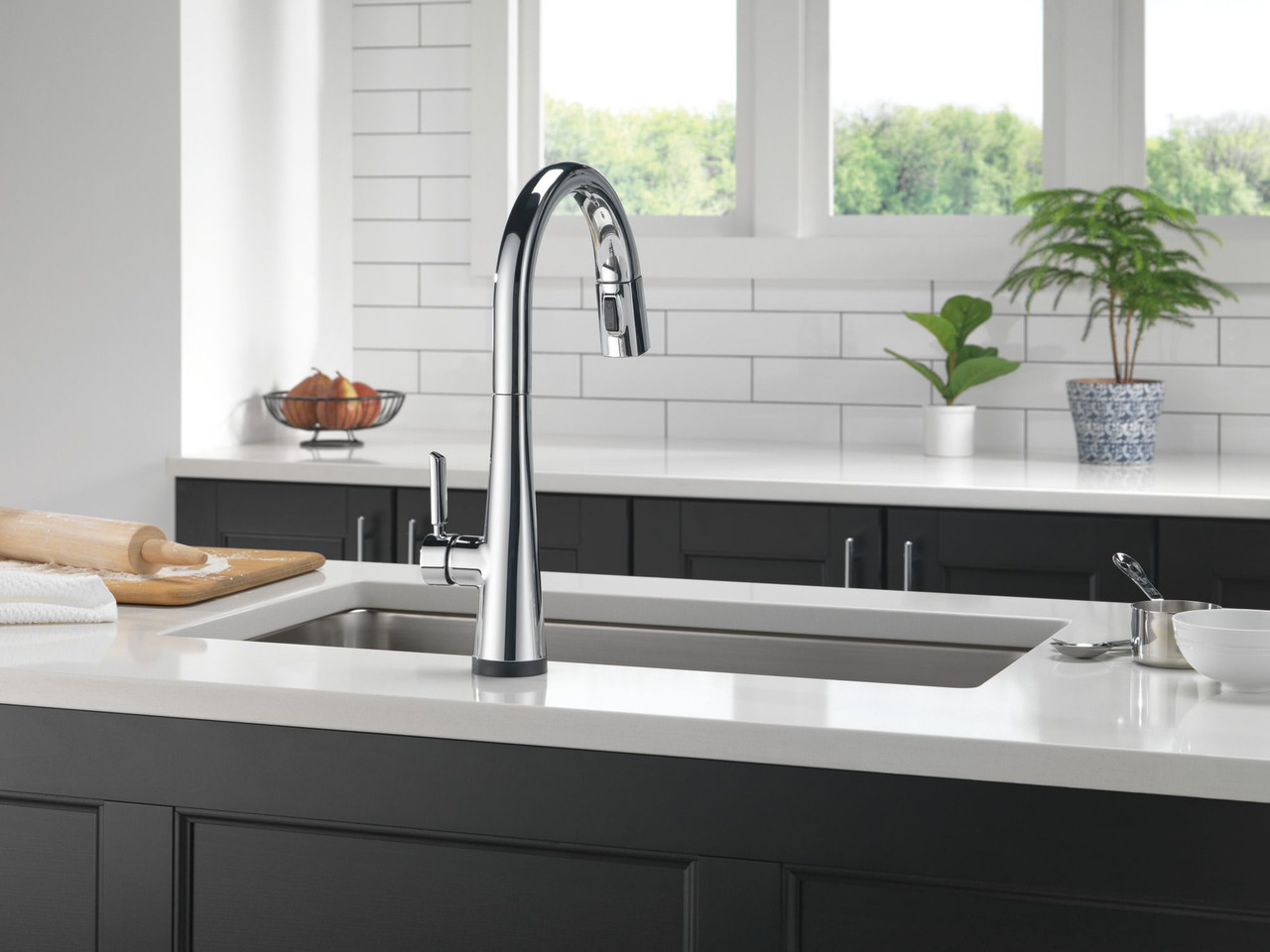 9191T-PR-DST Monrovia Single Handle Pull Down Kitchen Faucet with Touch2O Technology, Lumicoat Chrome
