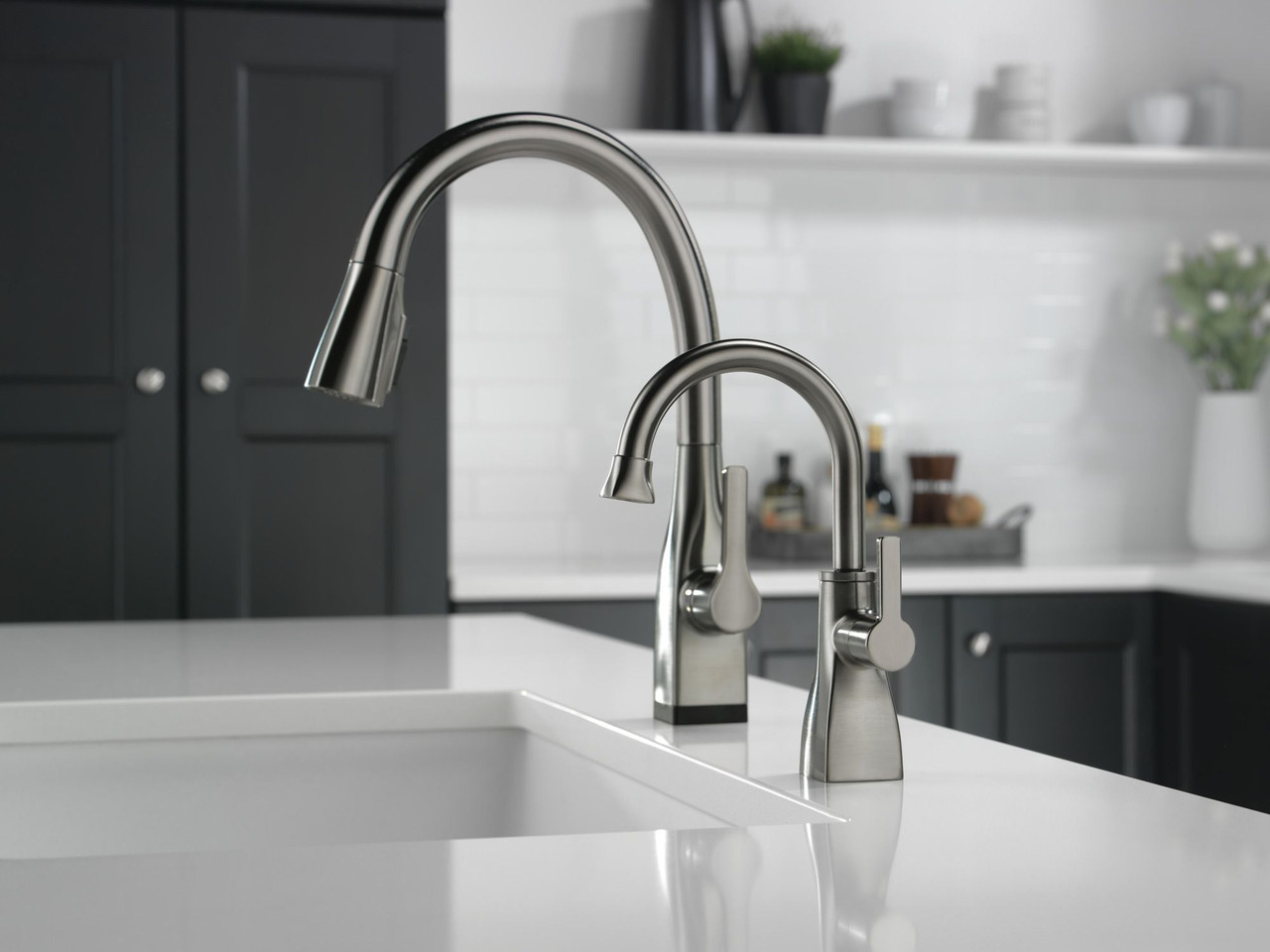 Delta 1940-KS-DST Other Contemporary Square Beverage Faucet, Black Stainless