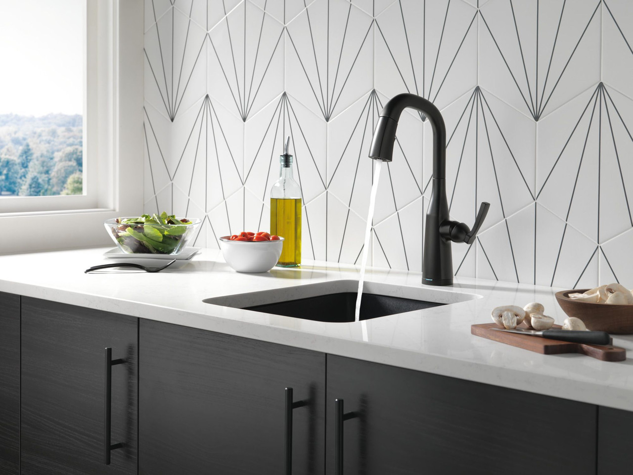 9976T-BL-DST Stryke Single Handle Pull Down Bar or Prep Faucet with Touch 2O Technology, Matte Black