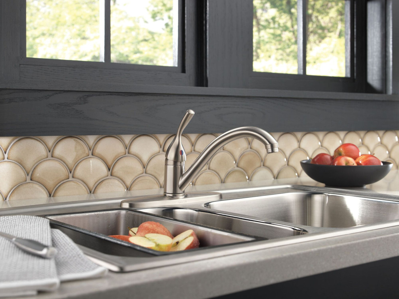 Delta 100-SS-DST Classic Single Handle Kitchen Faucet, Stainless