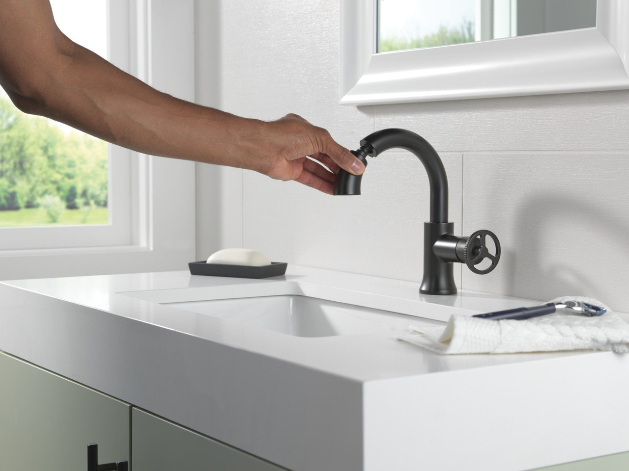 558HAR-BLPD-DST Trinsic Single Handle Pull Down Bathroom Faucet, Matte Black